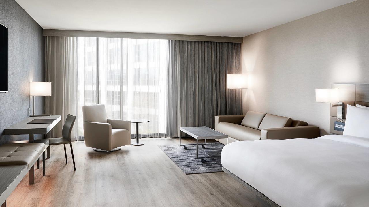 Hotel Ac By Marriott Airport